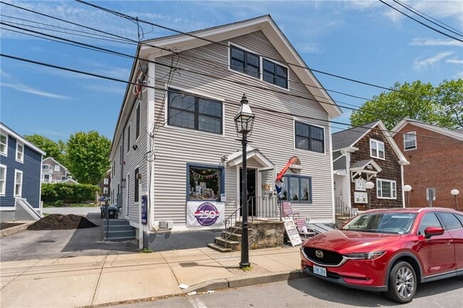 property at 474 Thames St
