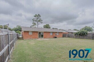 1060 NW 6th St in Moore, OK - Building Photo - Building Photo
