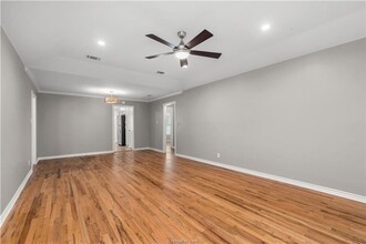 Available June 2026! Adorable 3 Bedroom Ho in Bryan, TX - Building Photo - Building Photo