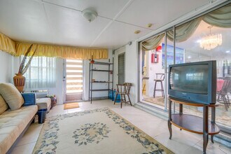280 NW 207th St in Miami, FL - Building Photo - Building Photo
