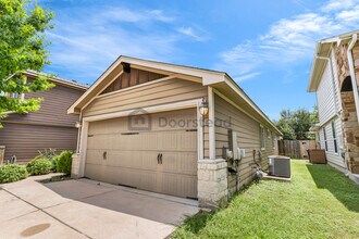 9405 Sweetgum Dr in Austin, TX - Foto de edificio - Building Photo