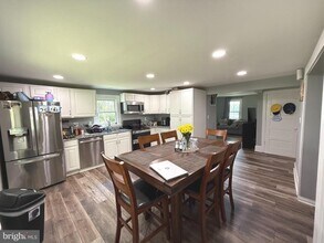 15543 Edgegrove Rd in Purcellville, VA - Building Photo - Building Photo