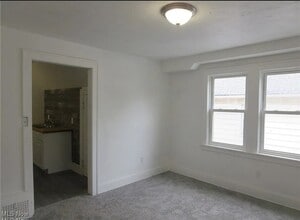 7906 Rosewood Ave in Cleveland, OH - Building Photo - Building Photo