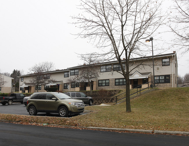 Manor Sites Apartments in Cohoes, NY - Foto de edificio - Building Photo