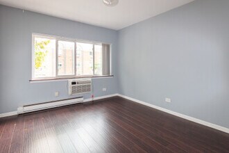 3755 N Pine Grove Ave, Unit 3 in Chicago, IL - Foto de edificio - Building Photo