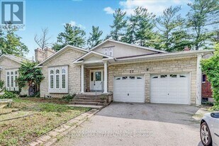 27 Conlins Rd in Toronto, ON - Building Photo