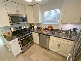 126 N Palmway in Lake Worth Beach, FL - Building Photo