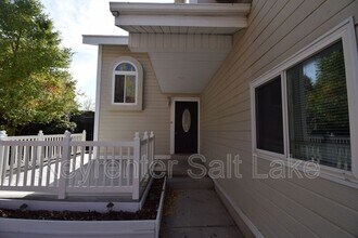 6888 Hillside Village Cir in Cottonwood Heights, UT - Building Photo - Building Photo