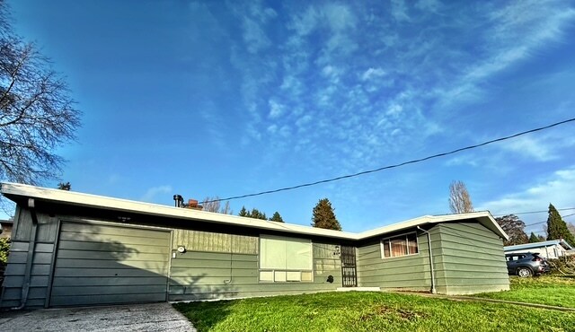 318 E 28th St in Bremerton, WA - Building Photo