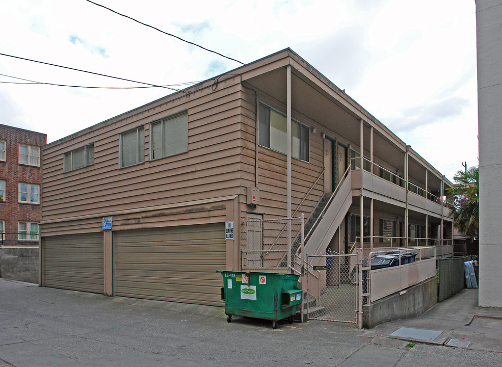 412 W Mercer St in Seattle, WA - Building Photo