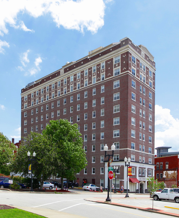 Penn Towers in Greensburg, PA - Building Photo