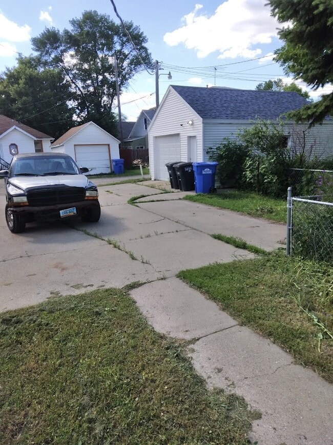 606 7th St N, Unit Two in Fargo, ND - Building Photo - Building Photo