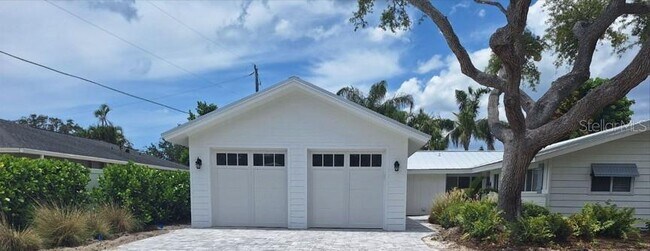 property at 1833 Pandora Dr