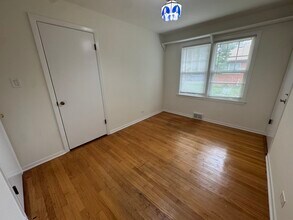1727 Dundee Rd in Northbrook, IL - Building Photo - Building Photo
