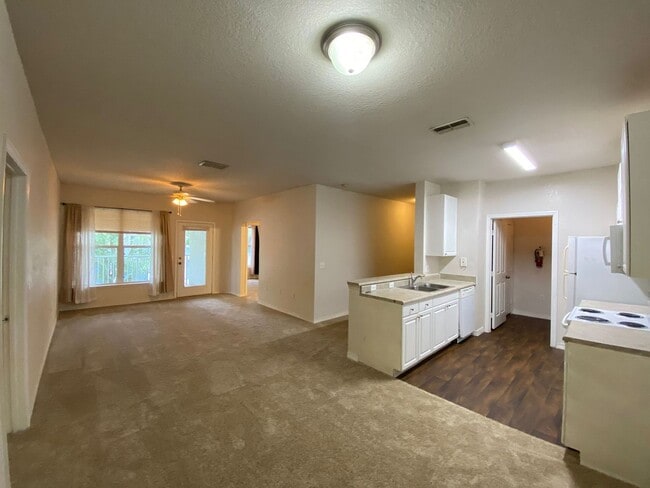 property at 3004 Hemingway Cir