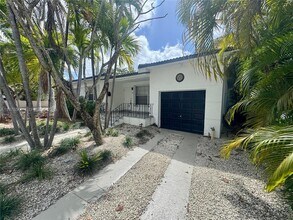 100 SW 30th Rd in Miami, FL - Building Photo - Building Photo