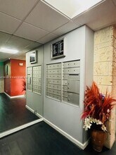 2425 NE 135th St in North Miami, FL - Building Photo - Building Photo