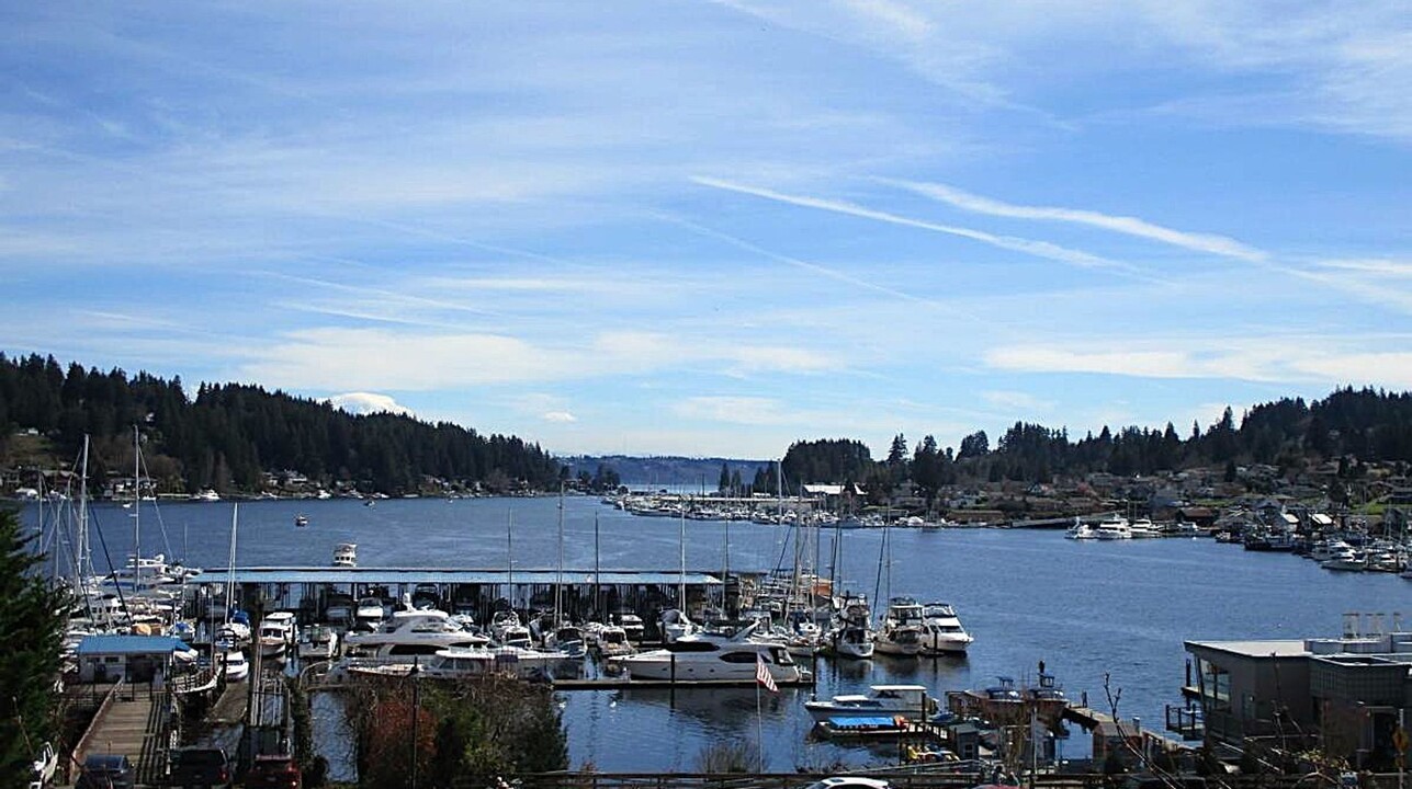 9005 Franklin Ave in Gig Harbor, WA - Building Photo