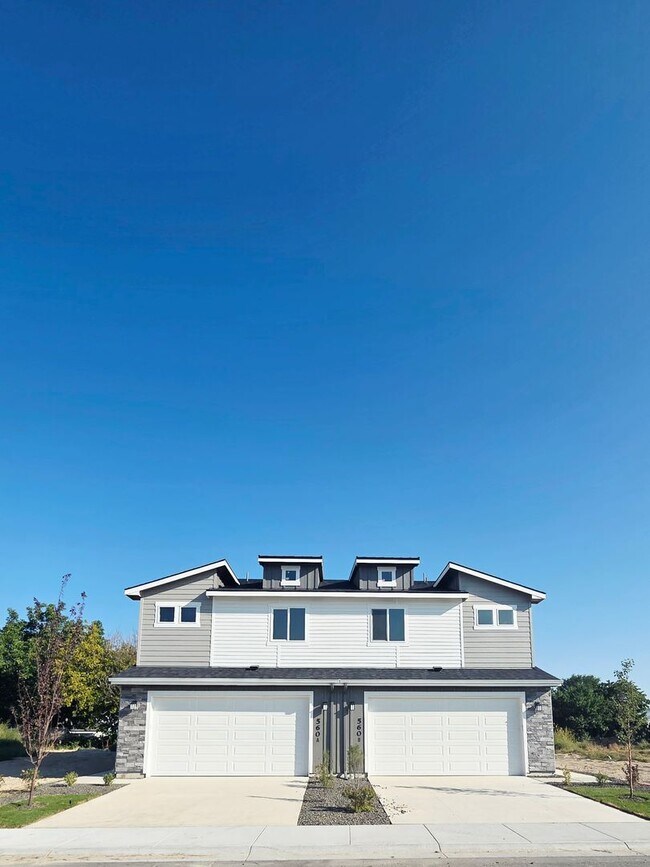 560 Desert Rose Ave in Wilder, ID - Building Photo - Building Photo