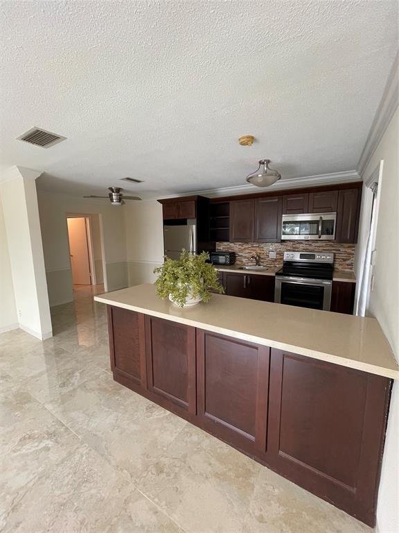 2753 NE 28th St, Unit 9E in Lighthouse Point, FL - Building Photo - Building Photo