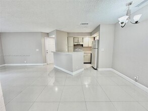 3360 Pinewalk Dr N in Margate, FL - Building Photo - Building Photo