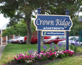 Crown Ridge Apartments in Franklin, OH - Building Photo - Building Photo