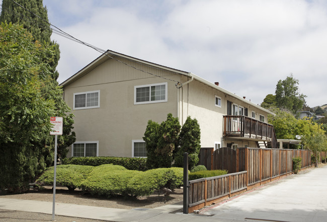 Marcella Street Apartment in San Leandro, CA - Foto de edificio - Building Photo