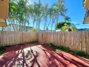 225 Lake Arbor Dr in Palm Springs, FL - Building Photo - Building Photo