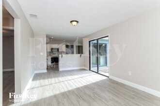 1013 Dartmoor Pl in Kissimmee, FL - Foto de edificio - Building Photo