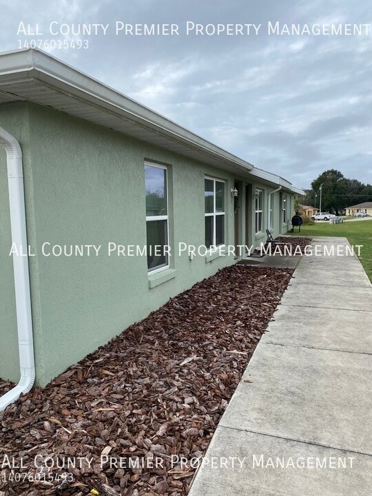 12 Walnut Rd in Ocala, FL - Building Photo