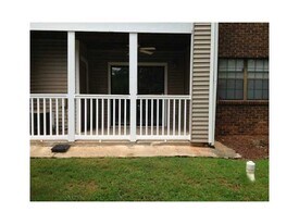 616 Barrington Hills Dr in Atlanta, GA - Building Photo