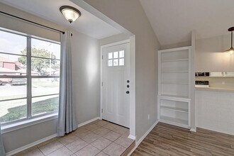 913 St Timothy St in Corpus Christi, TX - Building Photo - Building Photo