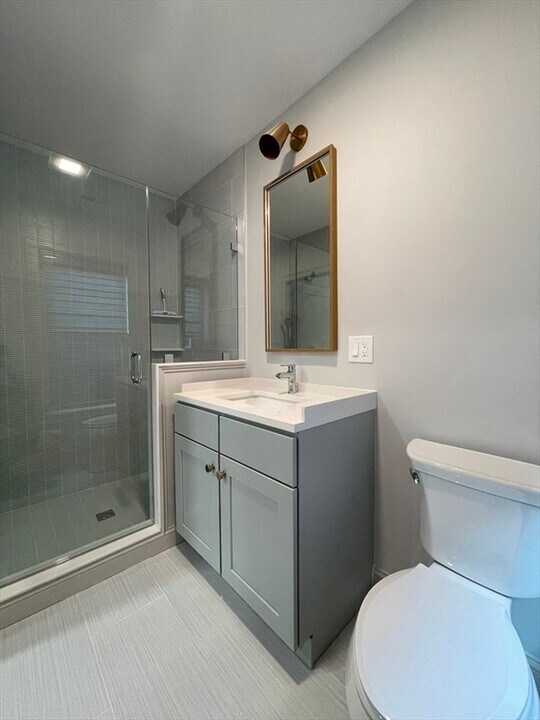 43 Saxton St in Boston, MA - Building Photo