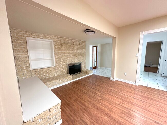 17400 Leadwell St in Van Nuys, CA - Foto de edificio - Building Photo