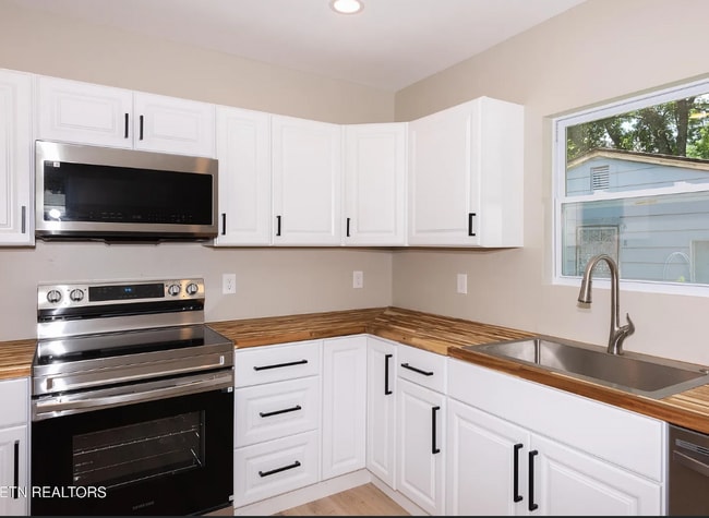 830 Vermont Ave in Knoxville, TN - Building Photo - Building Photo