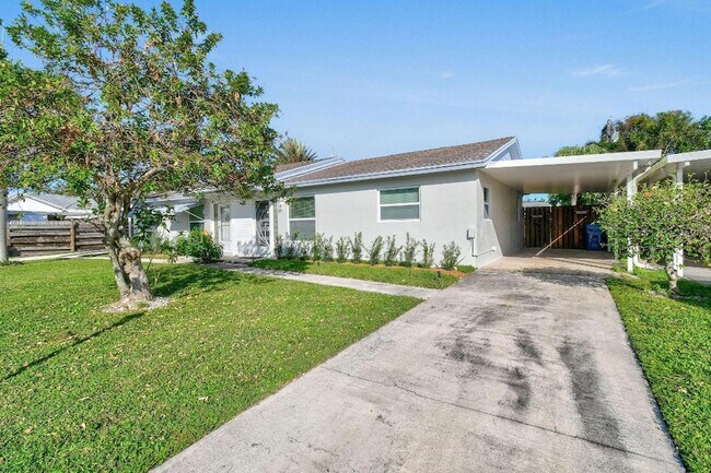 1004 Stillwater Dr, Unit 66 in Jupiter, FL - Building Photo - Building Photo