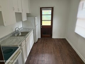 947 Glencarin St in Jacksonville, FL - Building Photo - Building Photo