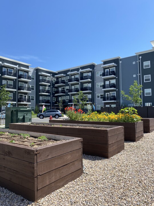 Hart Apartments in Clearfield, UT - Building Photo