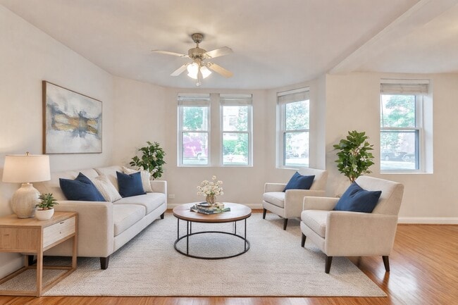 702 Reba Pl in Evanston, IL - Building Photo - Building Photo