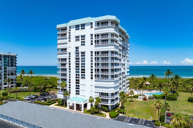 Aquanique Ocean Club