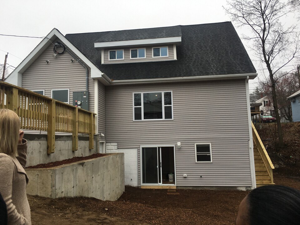 4 Minerva Ave in Sanford, ME - Building Photo