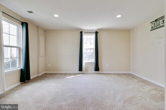 9453 Virginia Jane Way in Owings Mills, MD - Building Photo - Building Photo