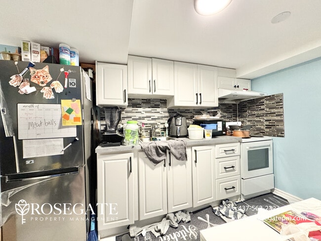 593 Ridgeway Ave in Oshawa, ON - Building Photo - Building Photo