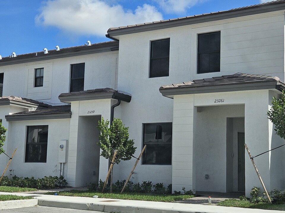 23259 SW 128th Ave in Homestead, FL - Building Photo