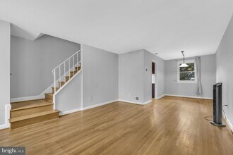 38 E Rosemont Ave in Alexandria, VA - Building Photo - Building Photo