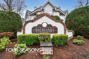 7171-121 121 St in Surrey, BC - Building Photo