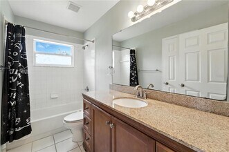 1725 Bondurant Way in Brandon, FL - Building Photo - Building Photo