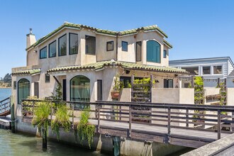 15 Gate 6 1/2 Rd in Sausalito, CA - Building Photo - Building Photo