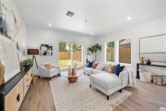 406 E 33rd St in Houston, TX - Building Photo - Building Photo