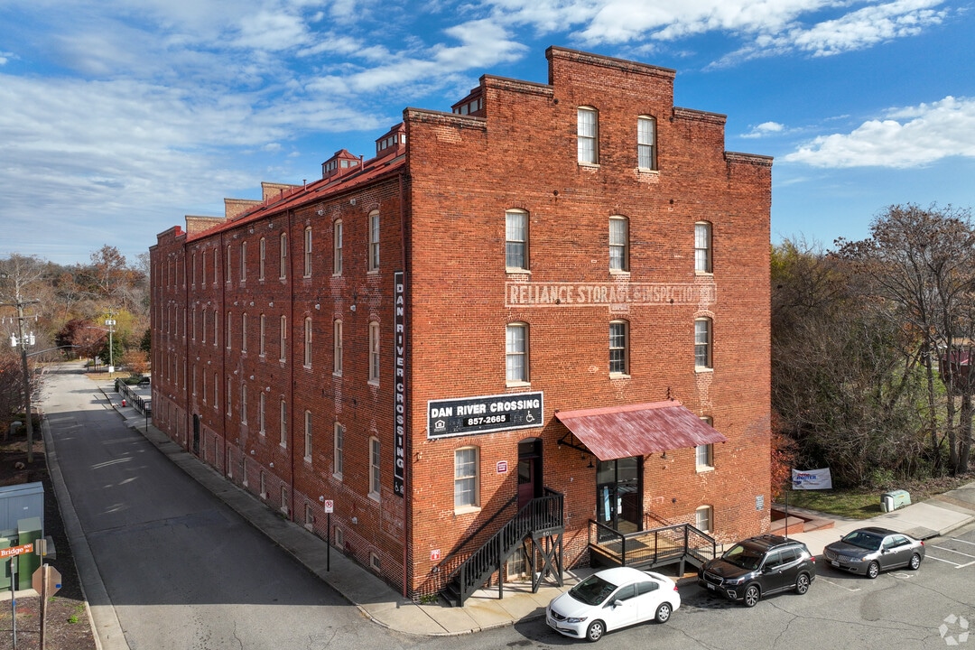 Dan River Crossing in Danville, VA - Building Photo